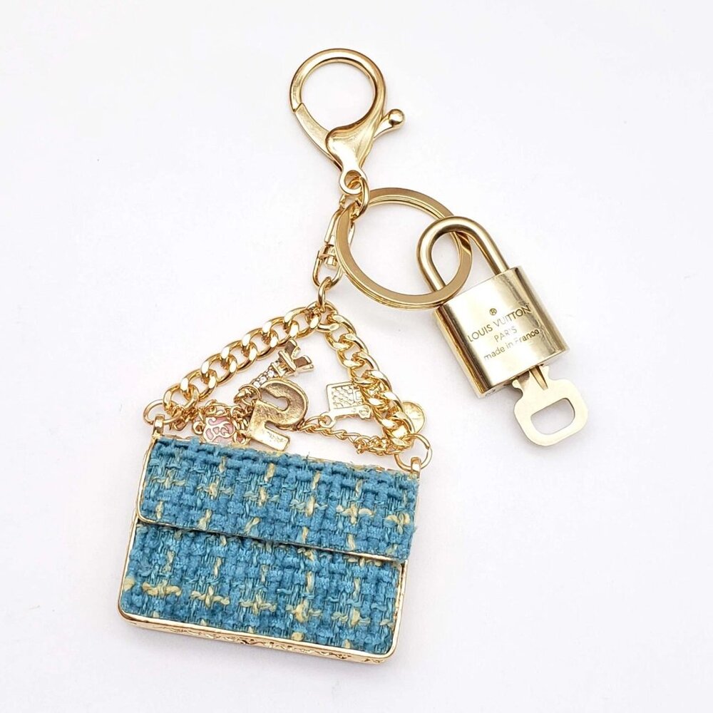 Authentic Louis Vuitton Gold Padlock 🔒 Key Set w/ Unbranded Tweed Bag Charm - Picture 5 of 6